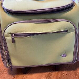 Cricut die cut rolling tote